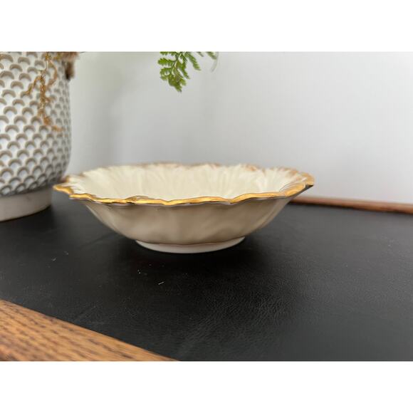 LENOX: Vintage Round Small Dish with Gold Detailing, Flower Petal Design - Picture 3 of 10